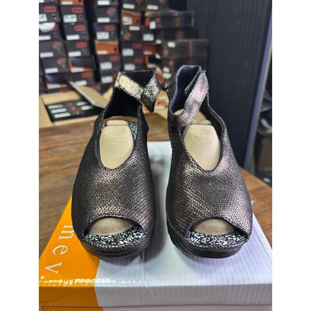 Bernie Mev Mely Black Rose Gold Metallic Wedge Sandals Size 37 US 6.5